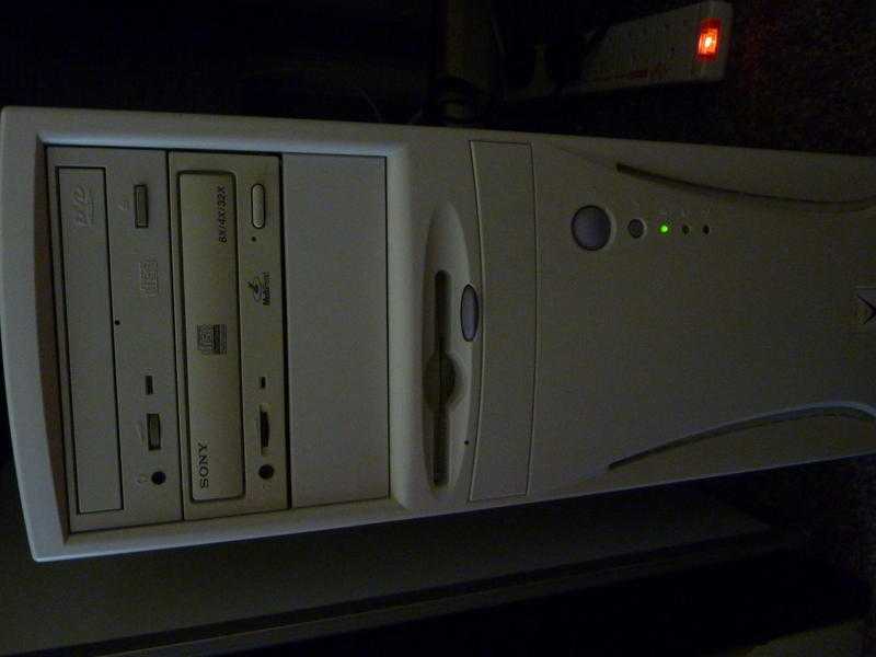 WINDOWS XP PC SYSTEM WITH 17quot MONITOR, KEYBOARD. MOUSE, FREE TO COLLECT