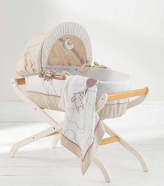 Winnie the Pooh Moses basket and stand
