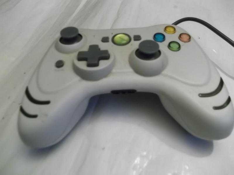 WIRED XBOX 360 CONTROLLER