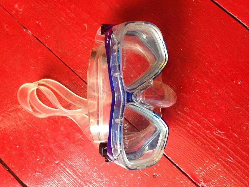 Women snorkelling mask in silicone for sale