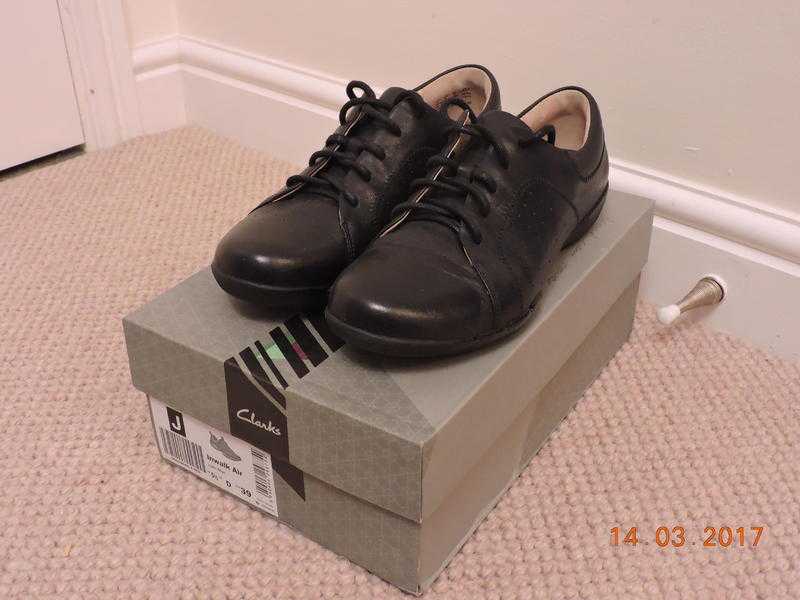 Women039s Clarks Un Honey Flat Black Shoe - Size UK 5 BRAND NEW in the Box Never Worn