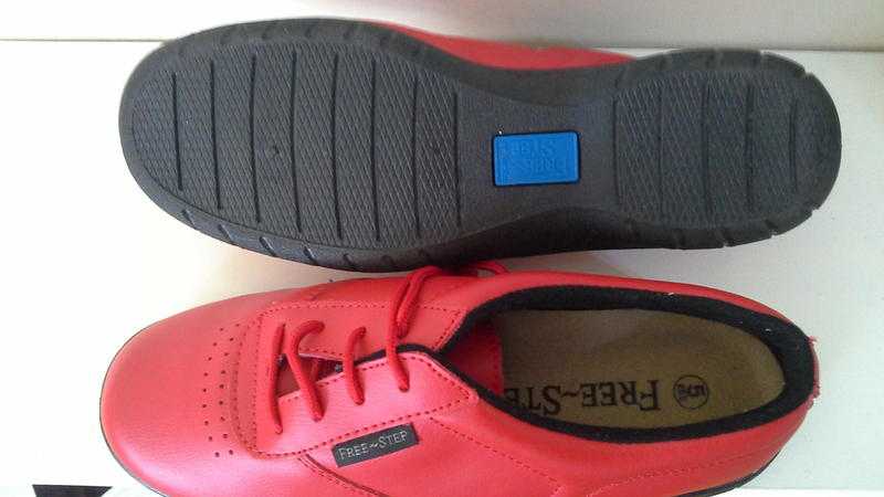 Womens Freestep Leather shoes 5 red