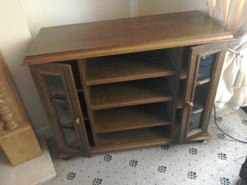 Wood entertain unit