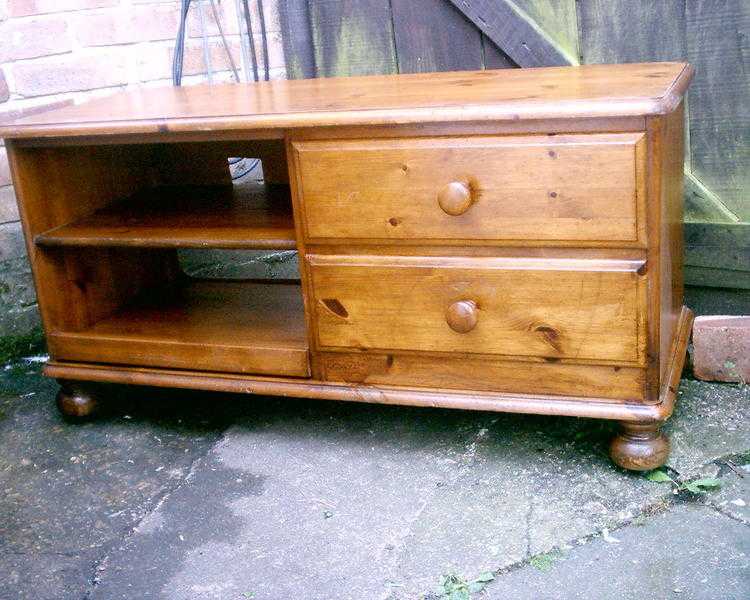 WOOD TV TABLE