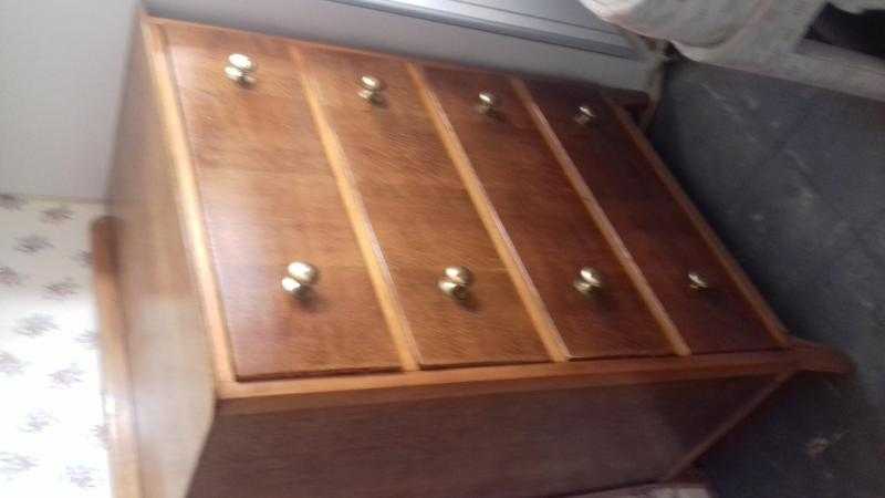 Wood veneer 4 drawer chest