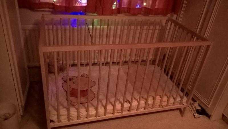 Wooden baby cot with mattress, good condition,hardly used