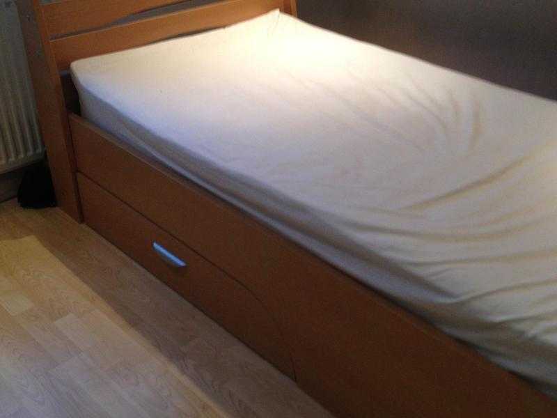 Wooden bed With 3 storage drawers