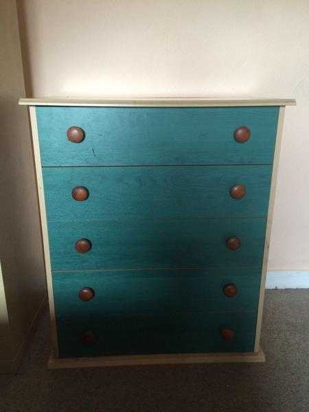 Wooden chest of drawers