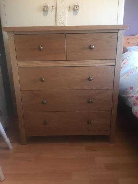 Wooden chest of drawers