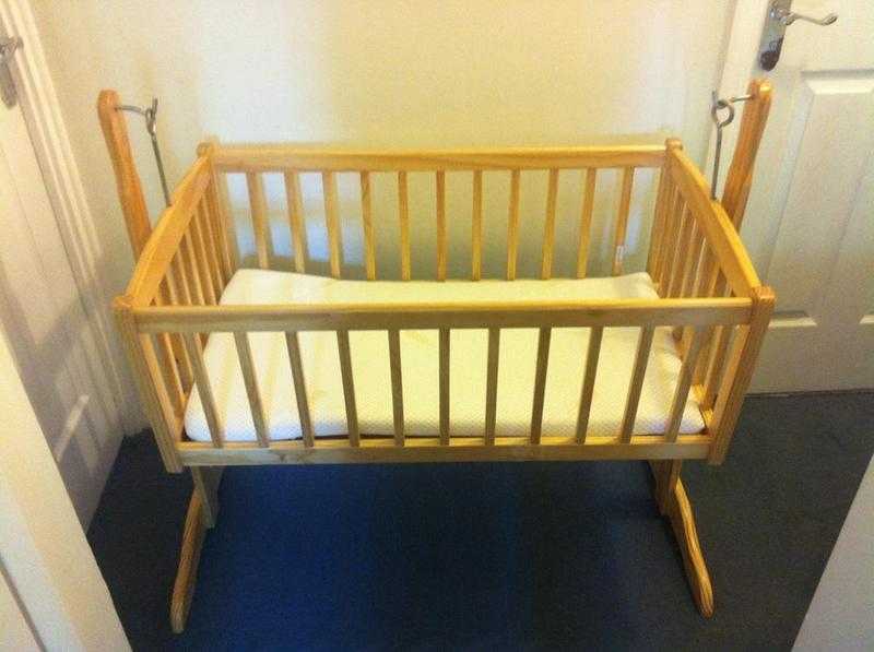 Wooden Crib with Mattress and 4 Sheets VGC