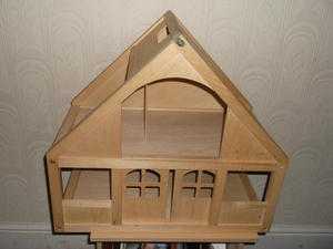 WOODEN DOLLS HOUSE