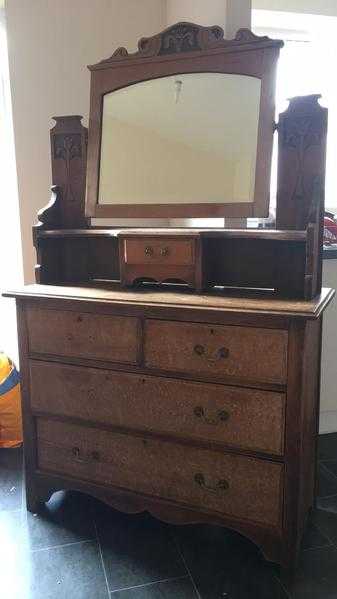 Wooden dressing table with tilting mirror