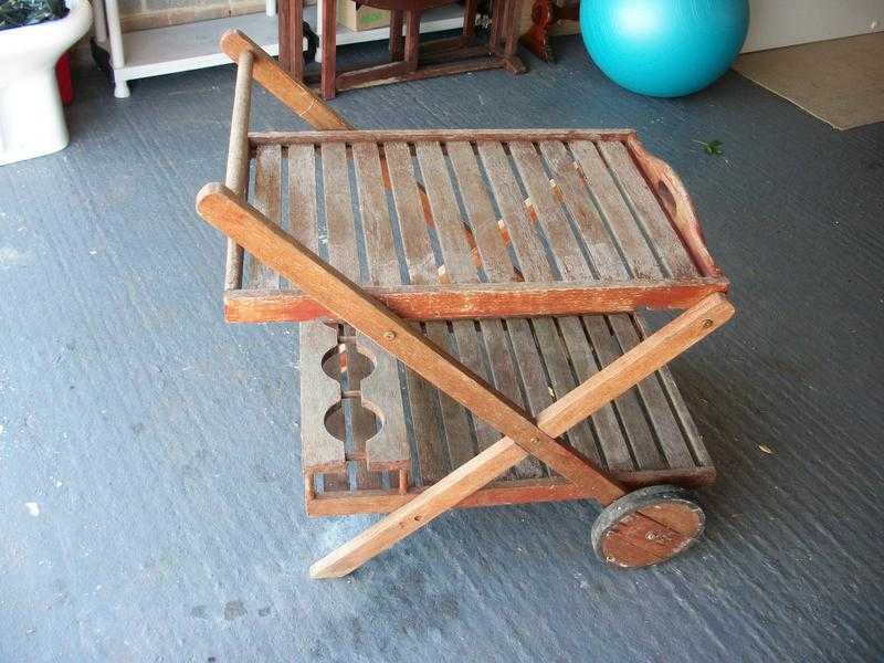 Wooden Garden drinks trolley. Very chic.