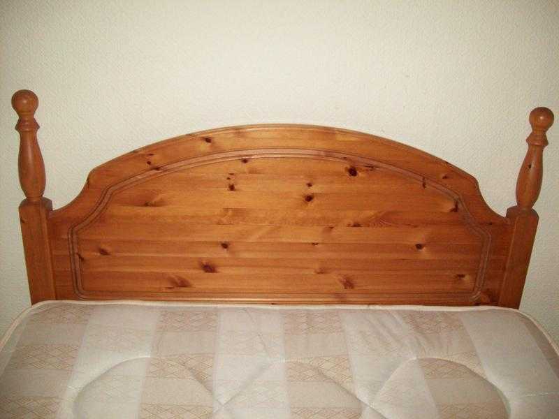 Wooden head board for double bed