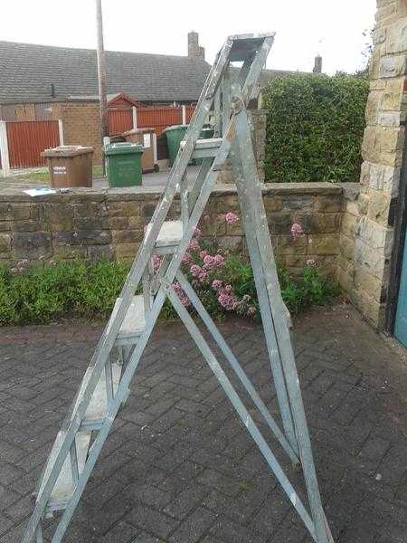 Wooden step ladder