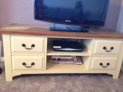 Wooden topped  cream painted TV stand excellent condition