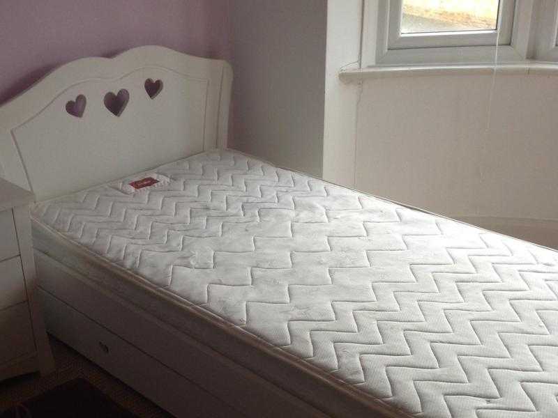 Wooden White Heart Single Bed