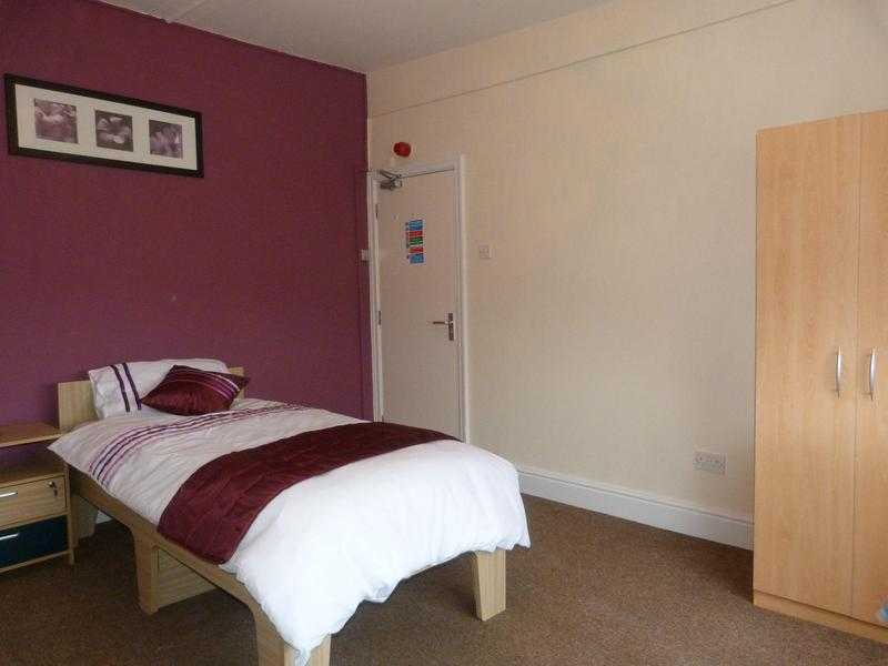 Working Person Look  New Room Central Worksop All bills and Wifi Inc