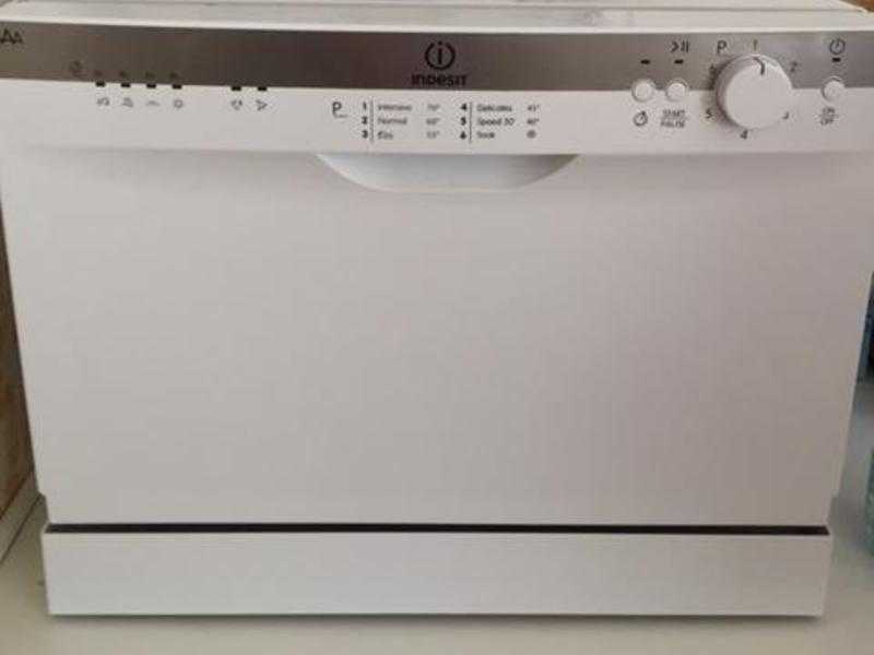 Worktop Indesit Dishwasher 9 months old