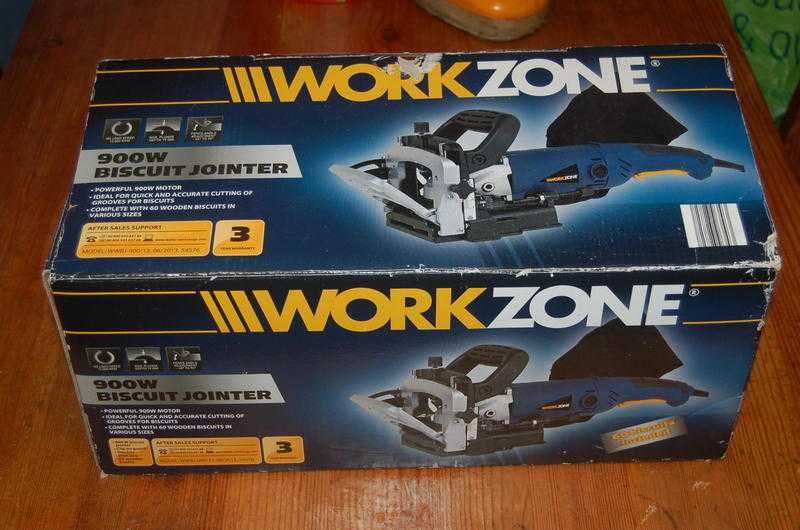 Workzone 900W biscuit jointer