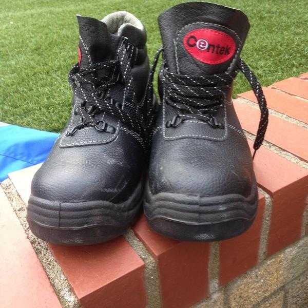 WORN ONCE Steel cap boots