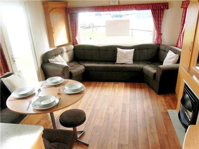 WOW AMAZING STARTER CARAVAN AT AN AMAZING PRICE WITH 2017 SITE FEES INCLUDED NEAR GREAT YARMOUTH