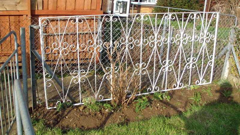 WROUGHT IRON GATESPANELS