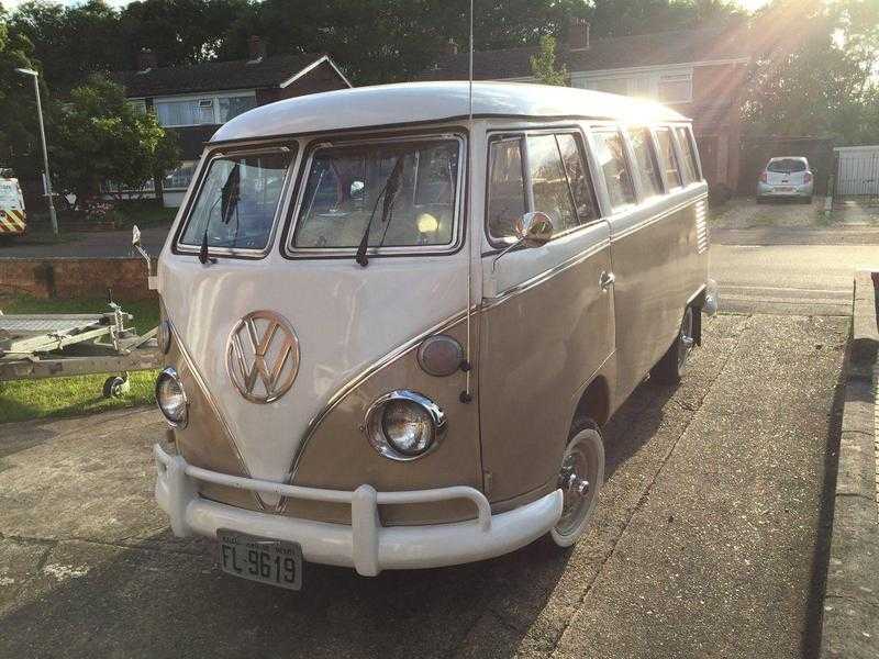 WV 1971 Splitscreen Safari Windows Campervan