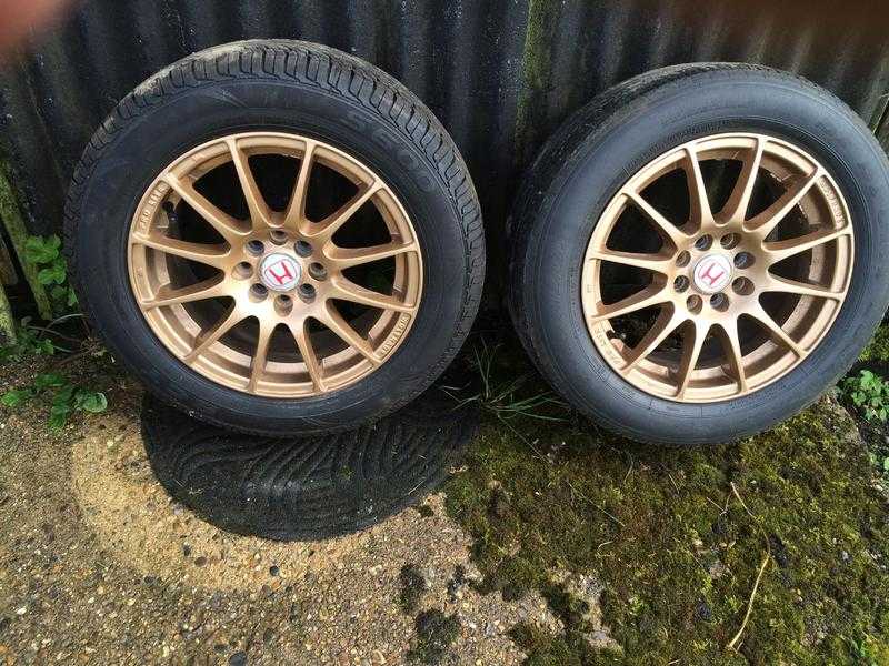 X 4 Tyres with Alloys 70