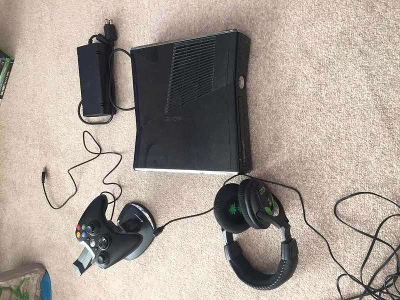 X box 360,with kinect , with 13 games 1 controller, charging docking stand,turtle beach head set x12