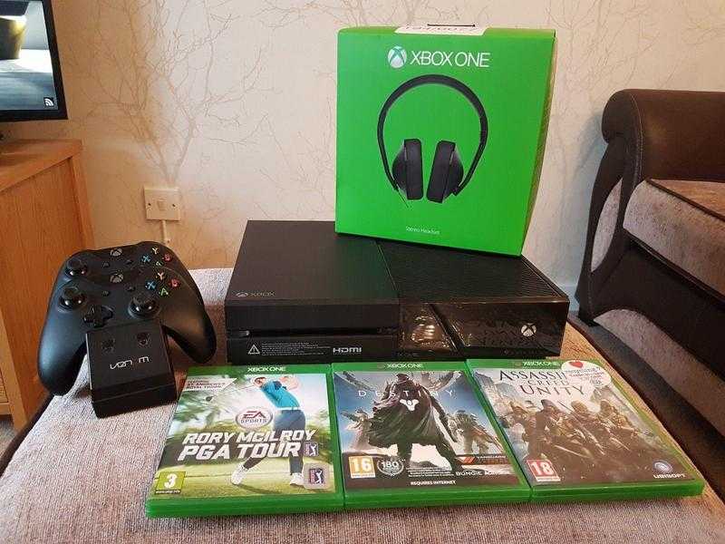 XBOX 1 500 GB, 2 controllers, 3 games, headset