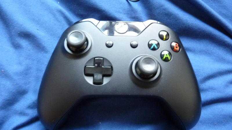 XBOX 1 WITH 1 CONTROLLER AND 13 GAMES-sheffield