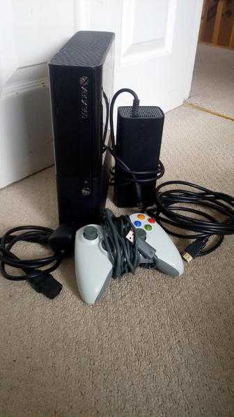 Xbox 360 E with games