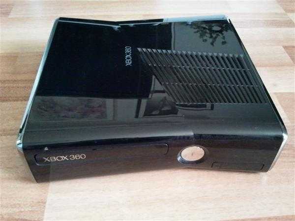 Xbox 360 slim with 250gb HD - boxed, in excellent condition with 3 games