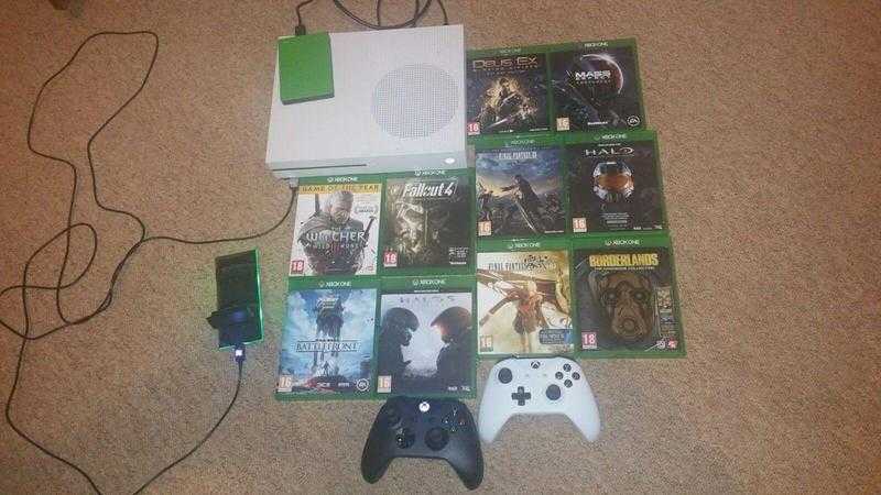 Xbox one 500gb  10 games  2 controllers