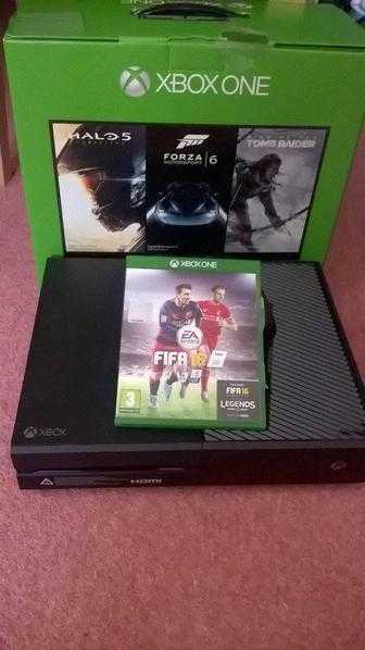 Xbox One 500GB Console with Fifa 16- Less than 2 months old