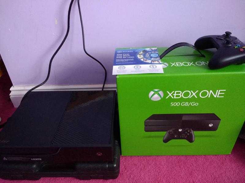 Xbox One 500GB Matt Black - 1 Month Old