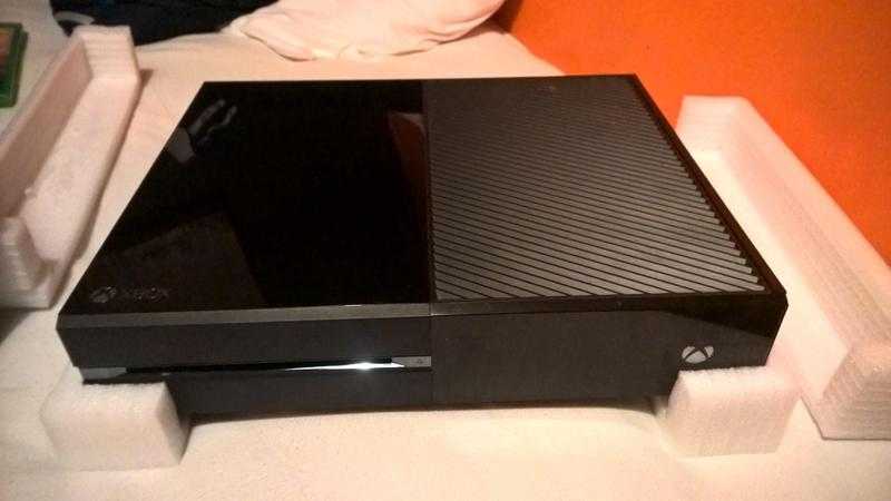 Xbox One 500GB with 8 games