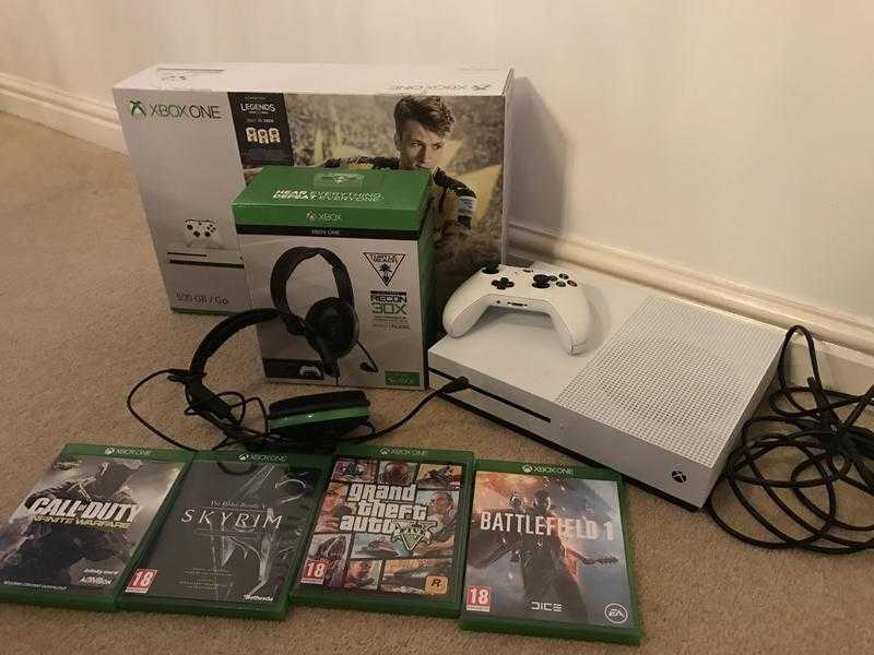 Xbox one S, 5 games, controller and turtle beach headset