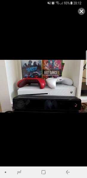 Xbox one s with 2 controllers, 2 games and a kinext