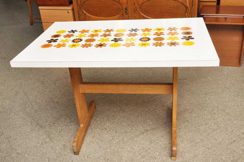 XMAS SALE - FURTHER REDUCTION Retro Dining Table - Local Delivery 19