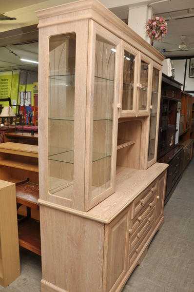 Xmas SALE NOW ON  Large Sideboard  Display Cabinet With Cupboards amp Drawers - Local Delivery 19