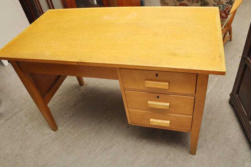 XMAS SALE NOW ON Wooden Desk With Drawers - Local Delivery 19