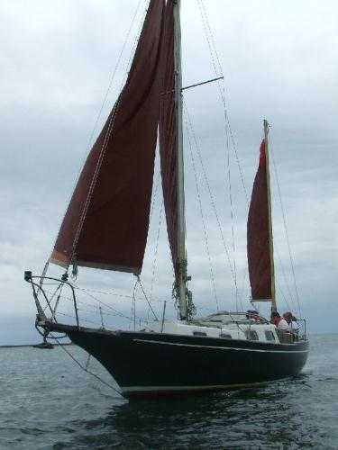 Yacht for Sale on Plymouth Mooring, Beautiful Nantucket Clipper. MUST SELL