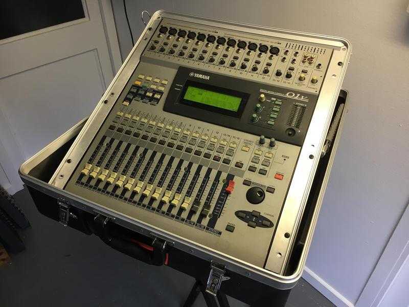 Yamaha 01v Digital Mixing Console