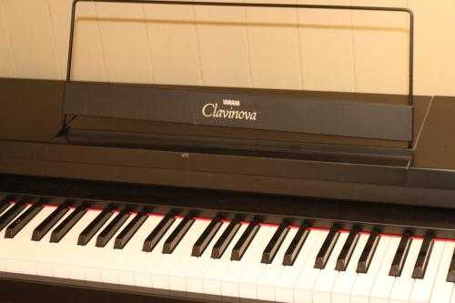 Yamaha Clavinova CLP-260 piano