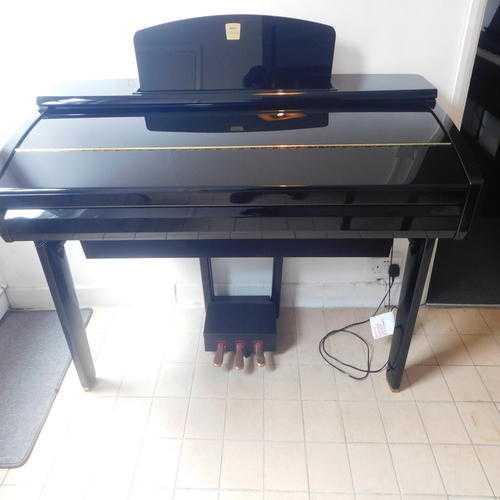 YAMAHA CLAVINOVA CVP 409