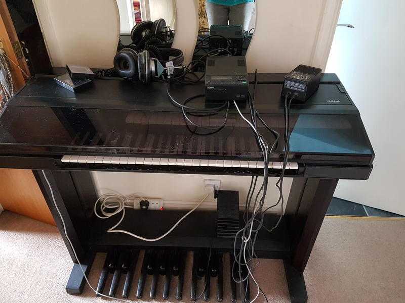 Yamaha Electone Organ HE-8 and Combination Voice Expander CVS-10