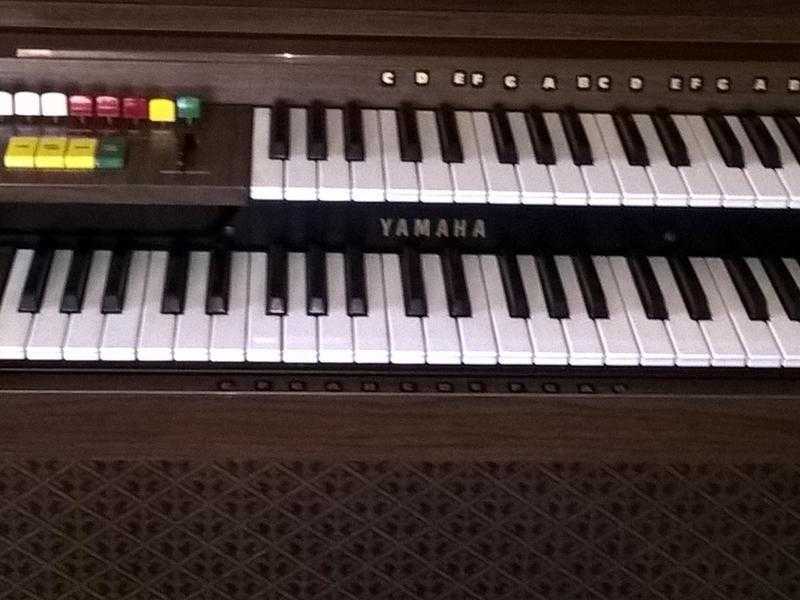 Yamaha Electric Organ