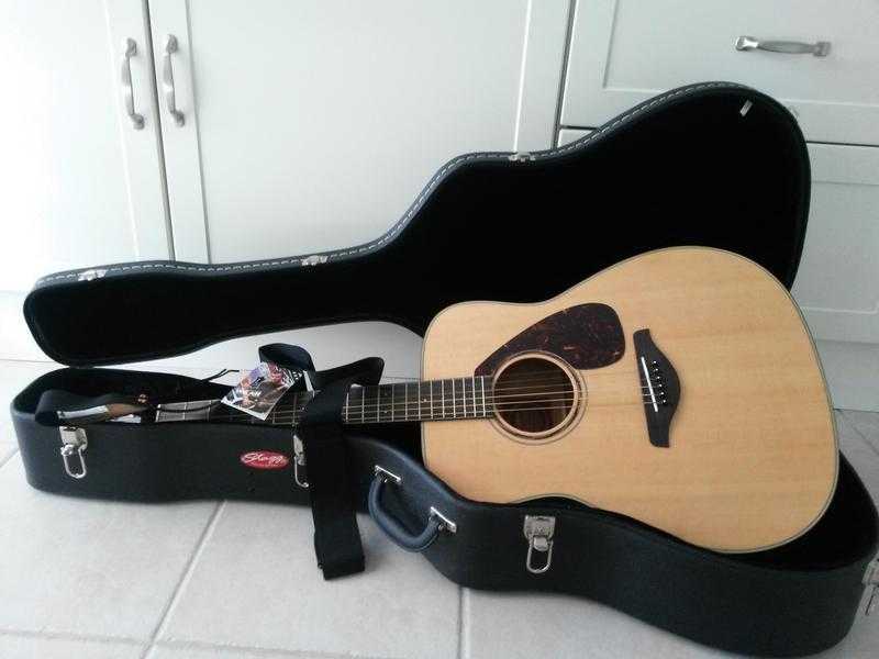 Yamaha FG75OS Acoustic Guitar , Case amp Strap